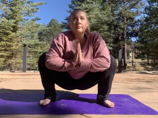 Yoga_Squat